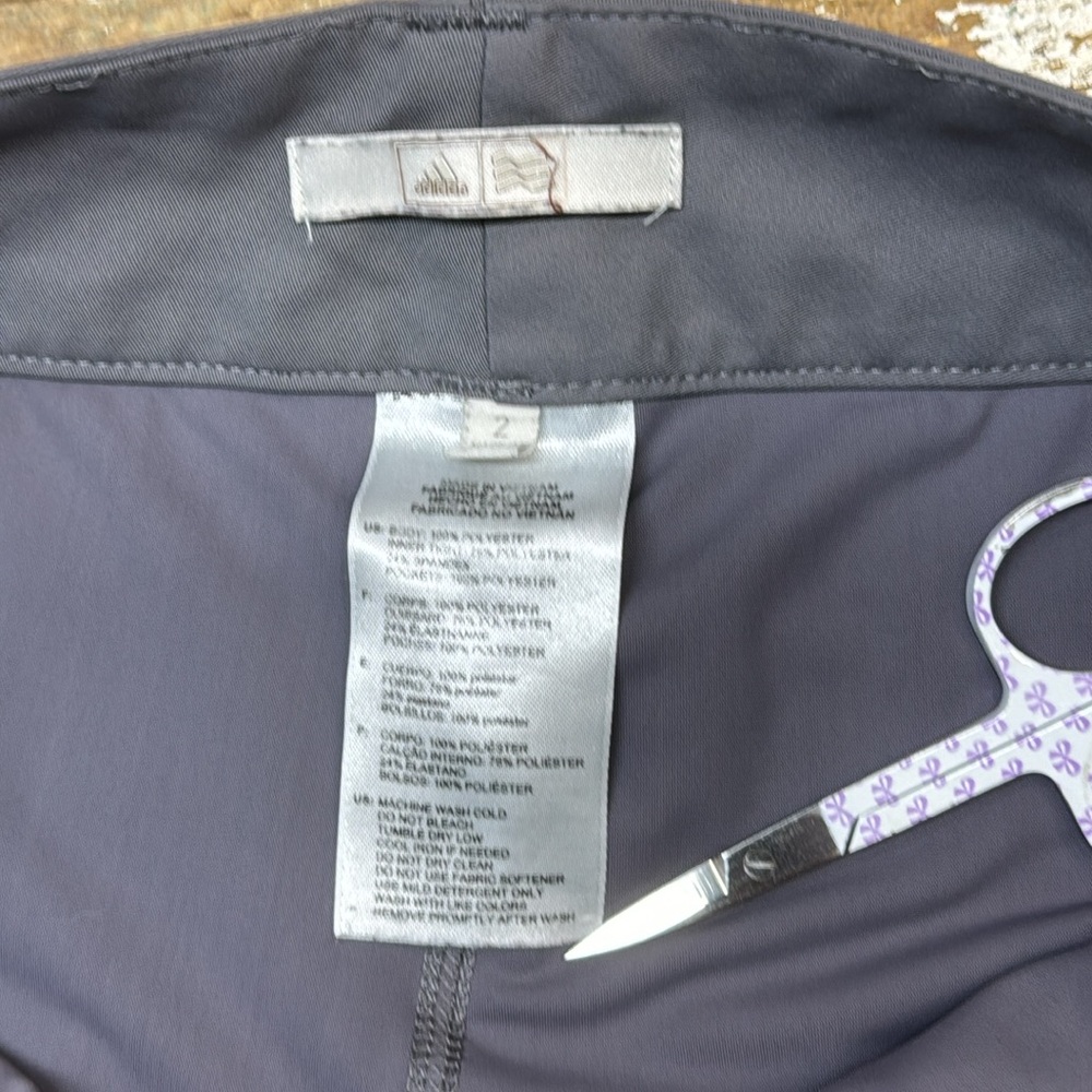 Adidas Skort with Pockets. Size 2 - Picture 6 of 12